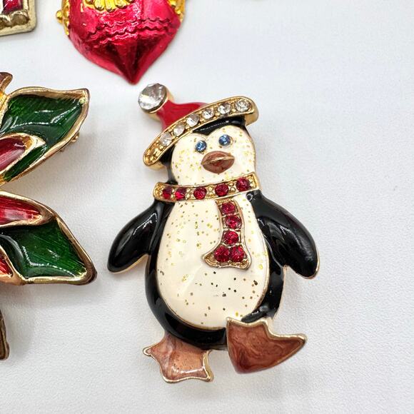 Christmas Brooch Pin Lot Vintage To Now Holiday Noel Festive Fun Xmas 17 Pieces - Picture 9 of 16